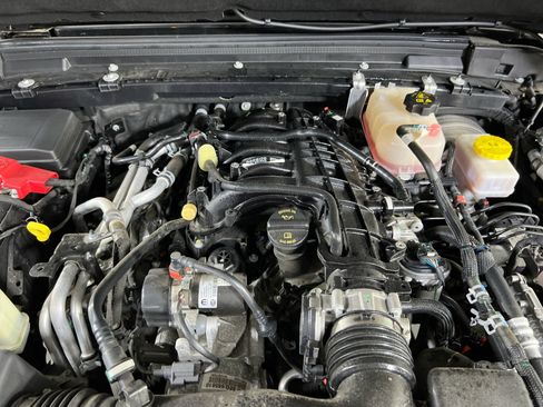 Used 2023 Jeep Wrangler Unlimited Sport AWD/4WD image 28