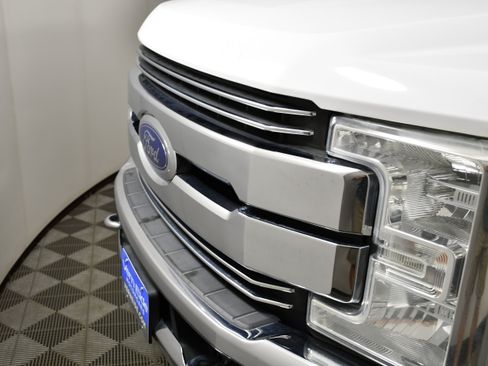 Used 2017 Ford F250 Lariat w/ Chrome Package AWD/4WD image 11