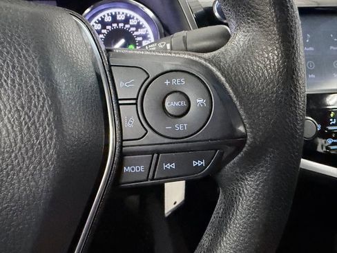 Used 2019 Toyota Camry LE FWD image 23