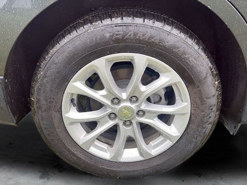 Used 2019 Chevrolet Equinox LT w/ Driver Convenience Package image 7