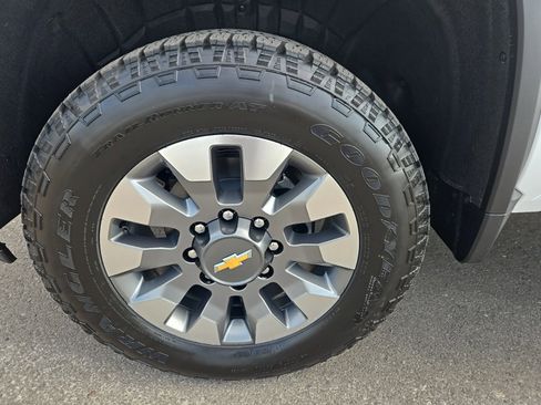 New 2025 Chevrolet Silverado 2500 LT image 9