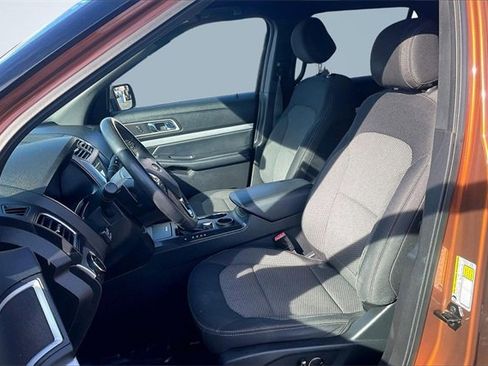 Certified 2017 Ford Explorer XLT w/ Equipment Group 201A image 23