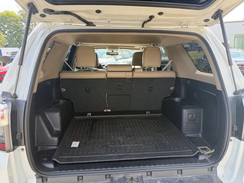 Used 2017 Toyota 4Runner Limited AWD/4WD image 18