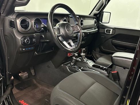 Used 2023 Jeep Wrangler Unlimited Rubicon 4xe w/ Cold Weather Group AWD/4WD image 10