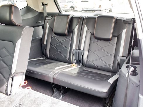 Used 2024 Volkswagen Atlas Peak Edition SE image 19