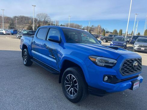 Used 2021 Toyota Tacoma TRD Sport w/ TRD Premium Sport Package image 2