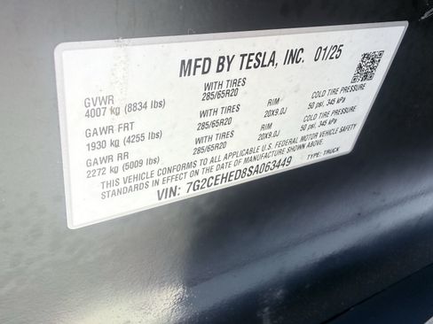 Used 2025 Tesla Cybertruck AWD Crew Cab image 26