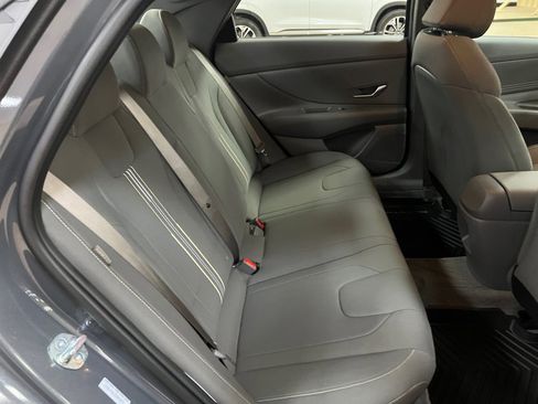 Used 2025 Hyundai Elantra Sport image 33