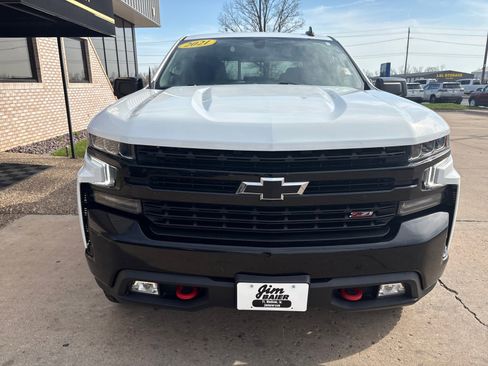Used 2021 Chevrolet Silverado 1500 LT Trail Boss w/ Convenience Package II image 6