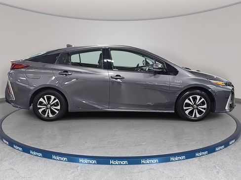 Used 2018 Toyota Prius Prime Advanced FWD image 5