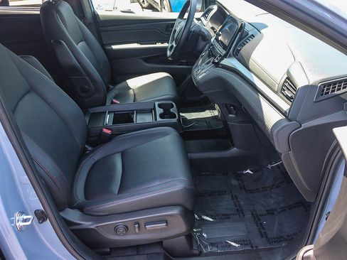 Used 2023 Honda Odyssey Sport image 17