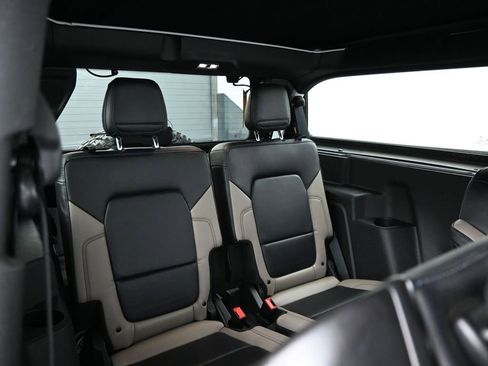 Used 2023 Ford Bronco Wildtrak image 32