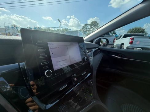 Used 2022 Toyota Camry SE FWD image 20
