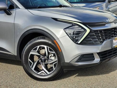 Used 2024 Kia Sportage LX image 9