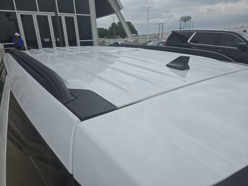 Used 2022 Ford Explorer XLT w/ Equipment Group 202A image 11