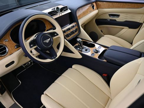 New 2025 Bentley Bentayga AWD/4WD image 4