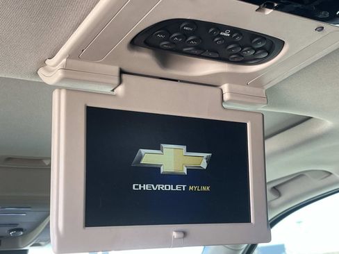 Used 2018 Chevrolet Suburban Premier image 15