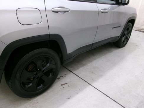Used 2019 Jeep Compass Latitude AWD/4WD image 9