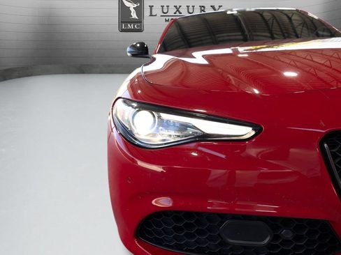 Used 2022 Alfa Romeo Giulia Veloce RWD image 13