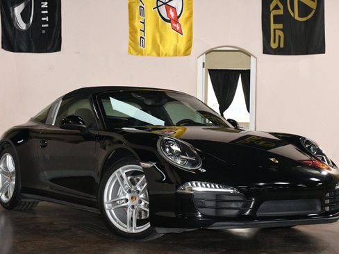 Used 2015 Porsche 911 Targa 4 AWD/4WD image 3