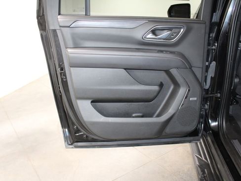 Used 2023 GMC Yukon XL SLT image 30