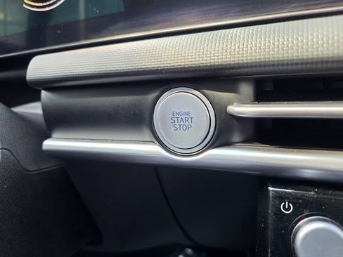 Used 2025 Hyundai Tucson SEL FWD image 38