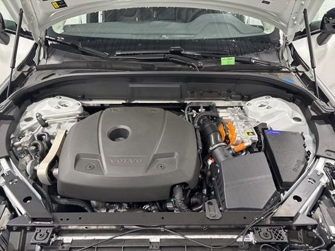 Used 2025 Volvo XC60 T8 Plus w/ Climate Package image 34