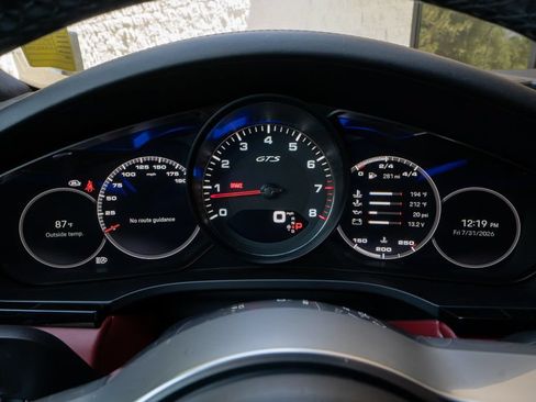 Used 2022 Porsche Cayenne GTS AWD/4WD image 13
