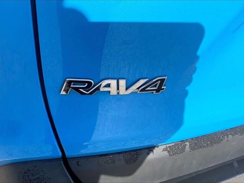 Used 2019 Toyota RAV4 LE image 30