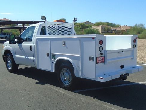 Used 2014 Ford F250 XL RWD image 3