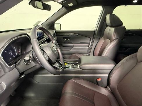 Used 2025 Honda Pilot Black Edition image 29