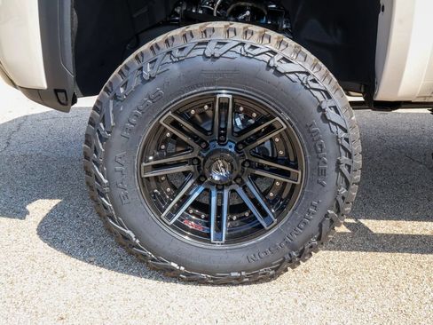 New 2026 GMC Sierra 2500 AT4 w/ Technology Package AWD/4WD image 18