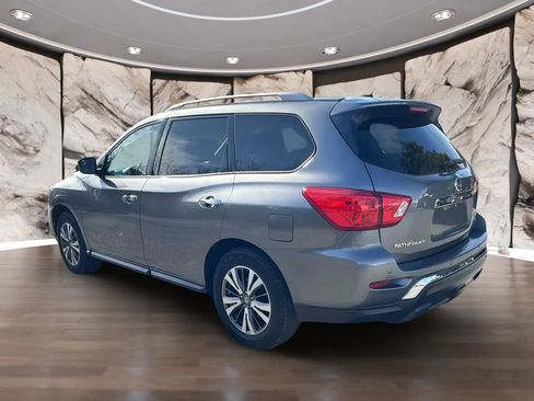Used 2017 Nissan Pathfinder SV image 7