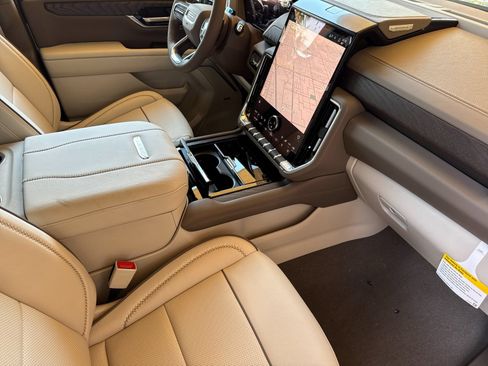 New 2026 GMC Yukon XL Denali AWD/4WD image 18