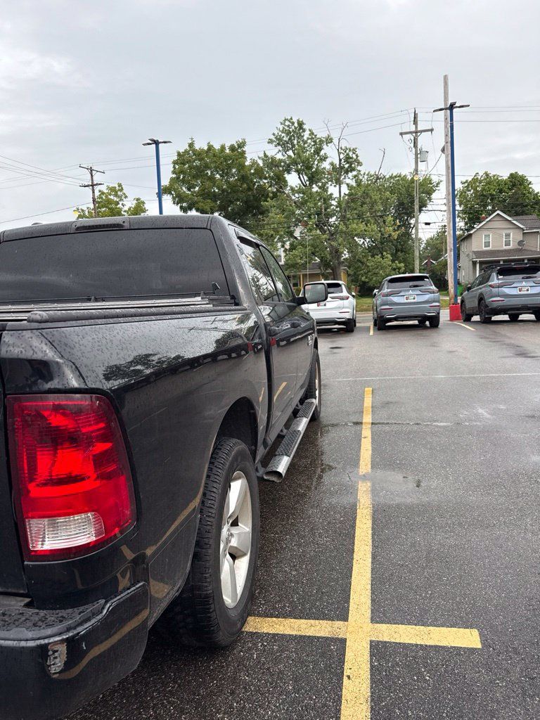 Used 2015 RAM 1500 Express AWD/4WD image 23