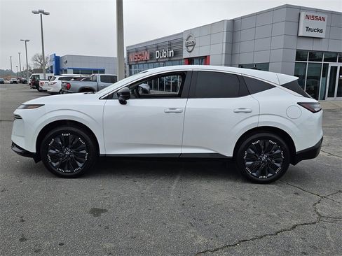 New 2026 Nissan Murano Platinum image 2