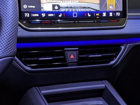 New 2026 Volkswagen Tiguan SE R-Line AWD/4WD image 18