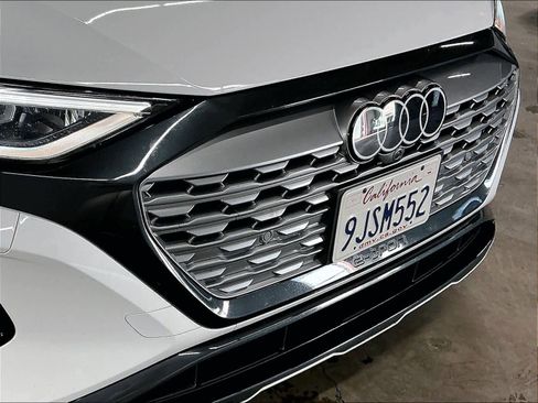 Certified 2024 Audi Q8 e-tron Premium Plus w/ Premium Plus Package image 33