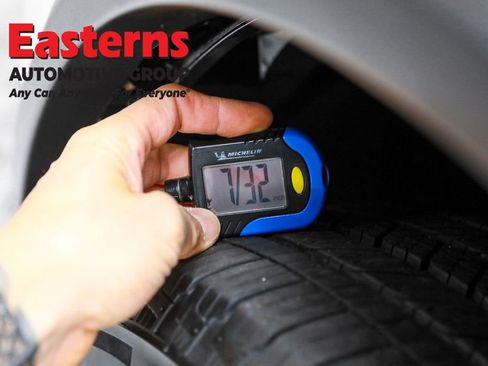 Used 2023 Nissan Rogue S image 27