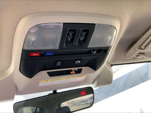 Used 2021 Subaru Crosstrek 2.5i Sport w/ Moonroof Package image 30