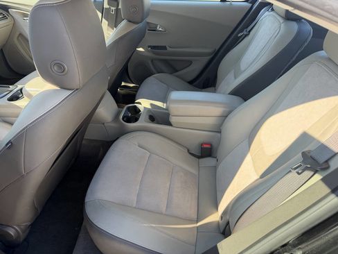 Used 2015 Chevrolet Volt Premium w/ Premium Trim Package image 17