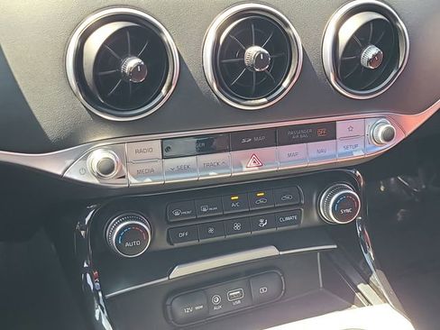 Used 2018 Kia Stinger GT2 AWD/4WD image 27