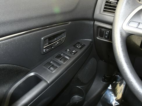 Used 2025 Mitsubishi Outlander Sport ES image 31