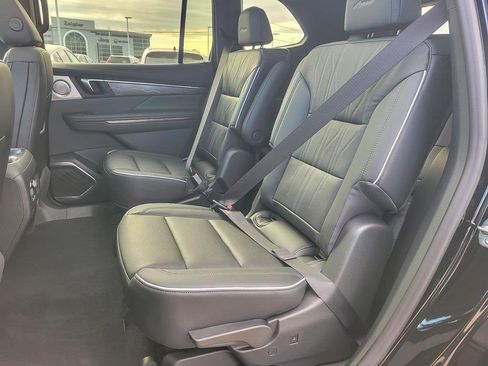 New 2026 Buick Enclave Avenir image 12