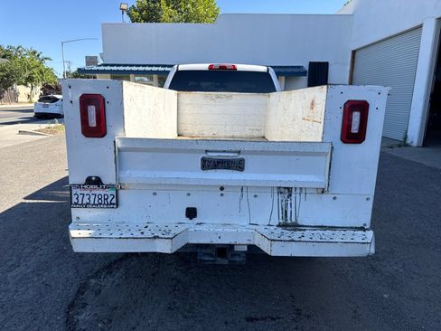 Used 2018 Chevrolet Silverado 3500 W/T RWD image 4