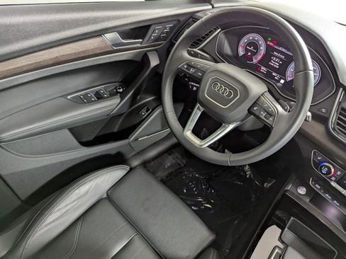 Certified 2025 Audi Q5 2.0T Premium Plus w/ Premium Plus Package AWD/4WD image 9