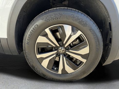 Used 2024 Volkswagen Atlas SE AWD/4WD image 22