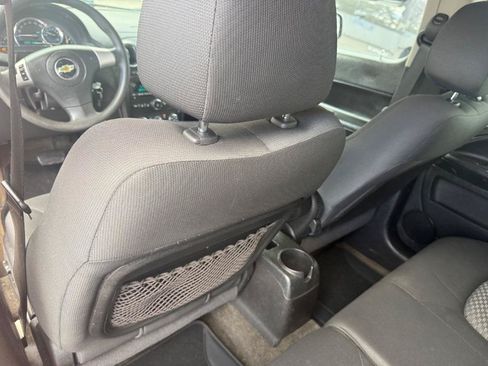 Used 2011 Chevrolet HHR LT FWD image 27