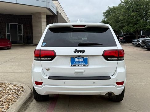 Used 2021 Jeep Grand Cherokee Laredo X RWD image 4