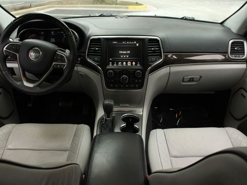 Used 2017 Jeep Grand Cherokee Summit image 28